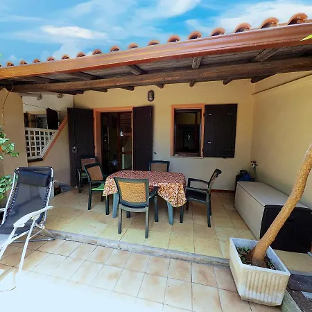 Dom wakacyjny Welcoming House In Punta Tramontana - 60 M² With Sea View Tergu