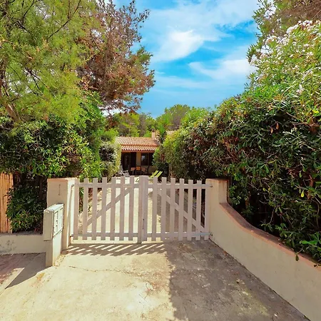 בית נופש Charming House In With Sea View Tergu