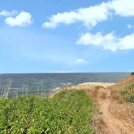 Charming House In With Sea View Tergu