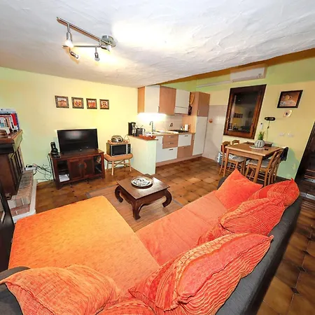 Welcoming House In Punta Tramontana - 60 M² With Sea View *