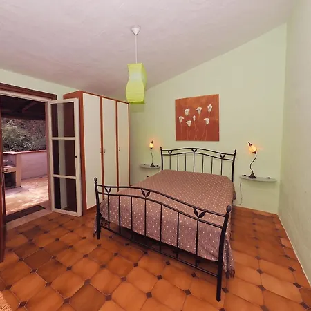 Welcoming House In Punta Tramontana - 60 M² With Sea View