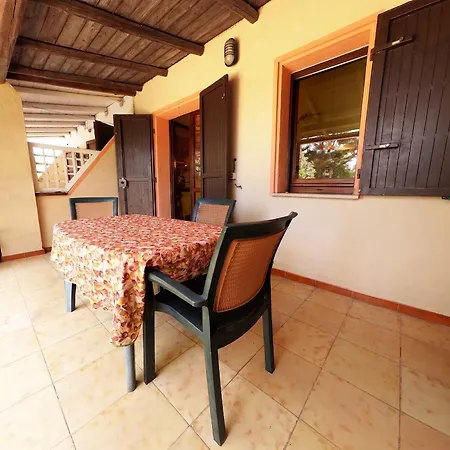 Welcoming House In Punta Tramontana - 60 M² With Sea View בית נופש