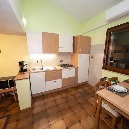 Welcoming House In Punta Tramontana - 60 M² With Sea View בית נופש *